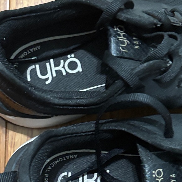Ryka Kaya Black Walking Shoes, 7.5 - Picture 12 of 13